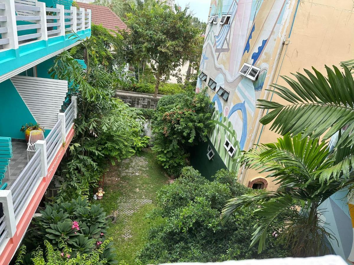 Bbhouse Pattaya Hotel Exterior photo