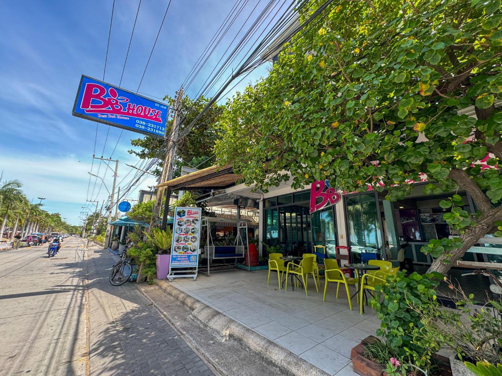 Bbhouse Pattaya Hotel Exterior photo